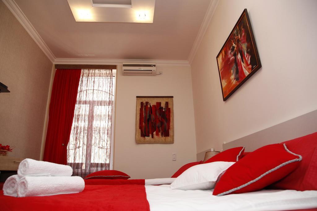 Guest house Azoyan 2*